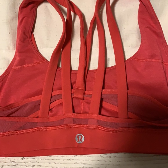 Lulu lemon sports bra - Picture 2 of 3